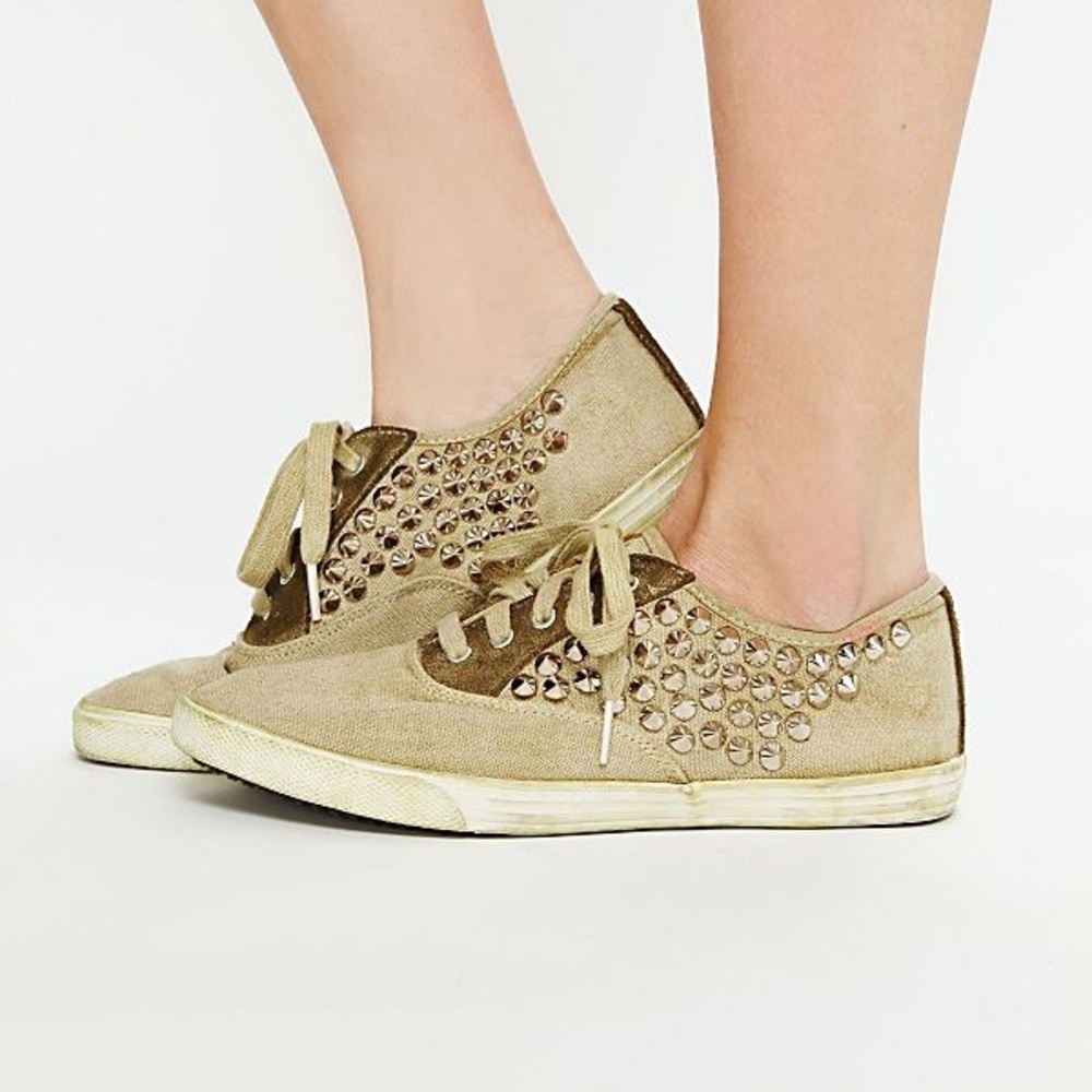BED STÜ Studded Low Top Sneakers